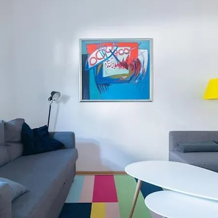 Spacious, Quiet 4 Flat Lägenhet